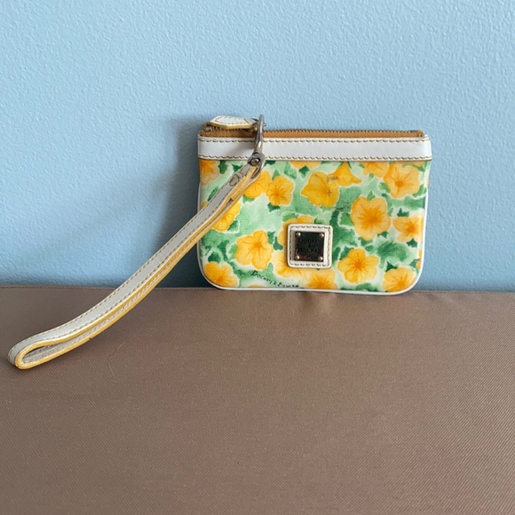 Dooney & Bourke Handbags - Rooney & Bourke small clutch